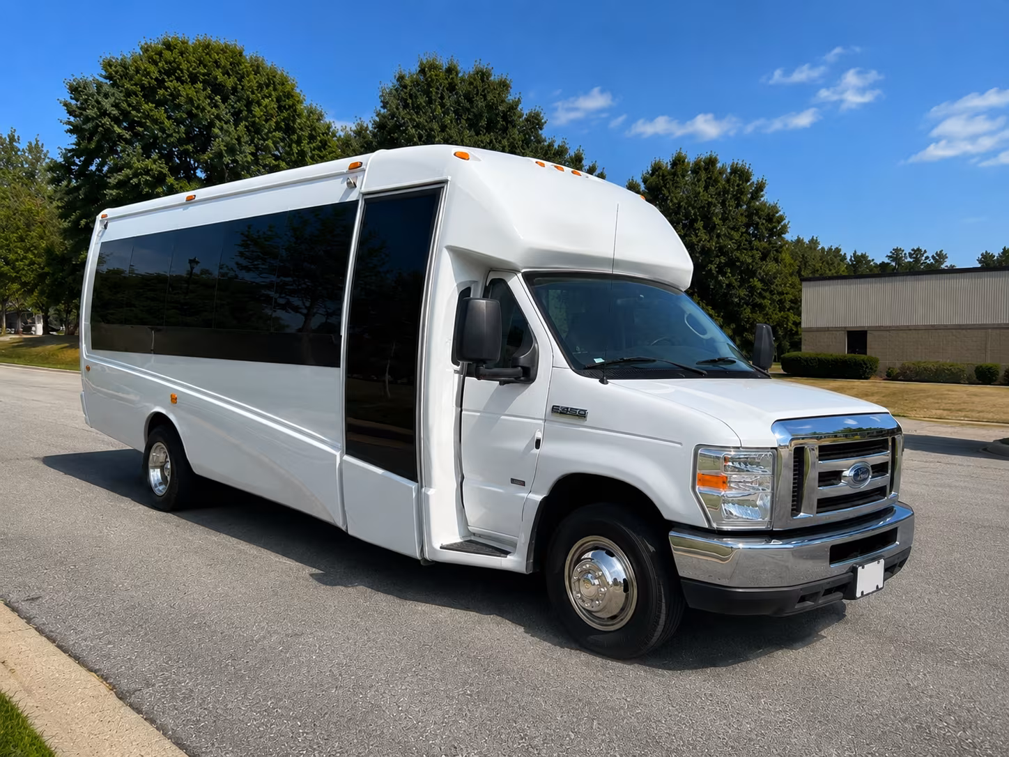 corporate airport transfer buses to newark liberty international ewr