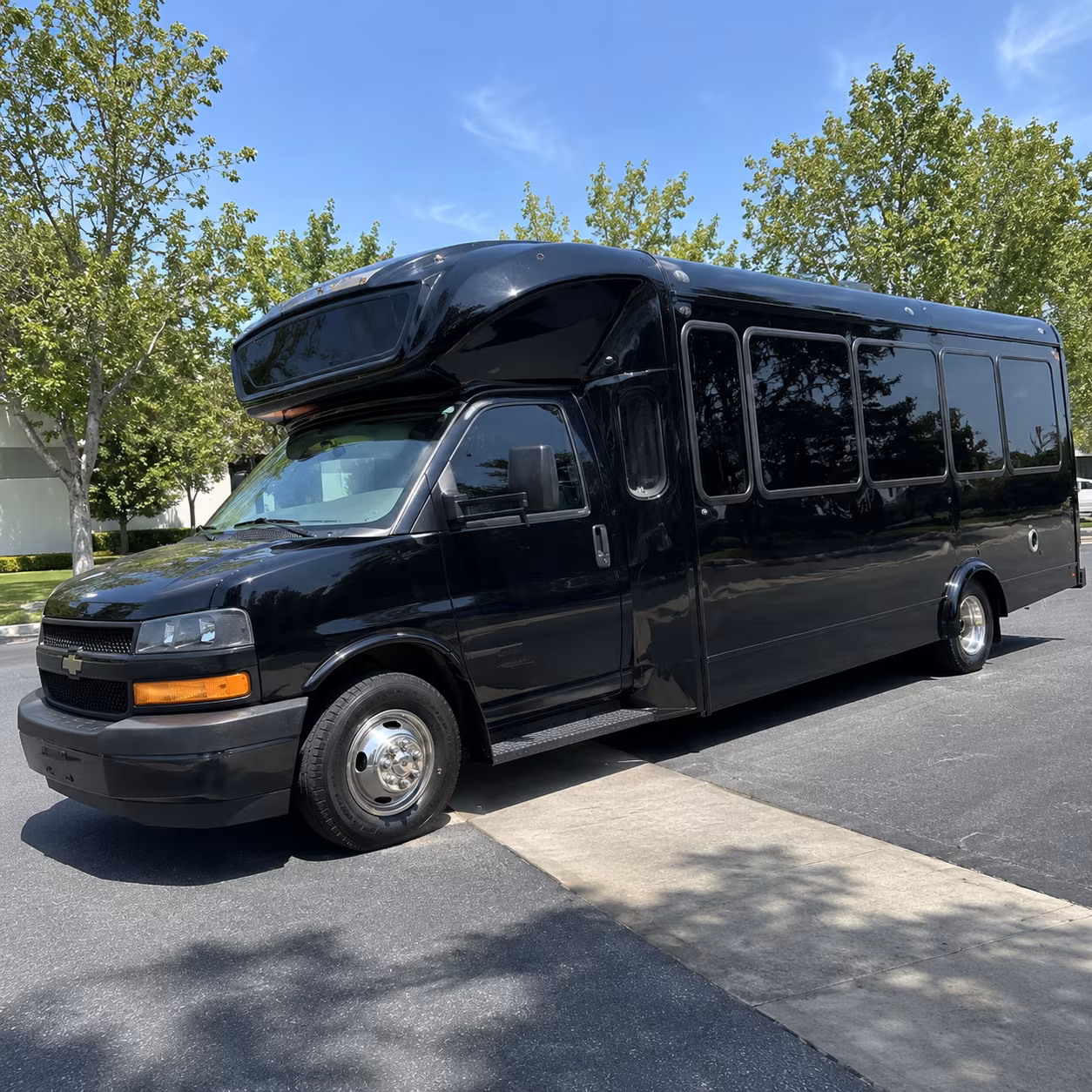 east orange 15 passenger party bus