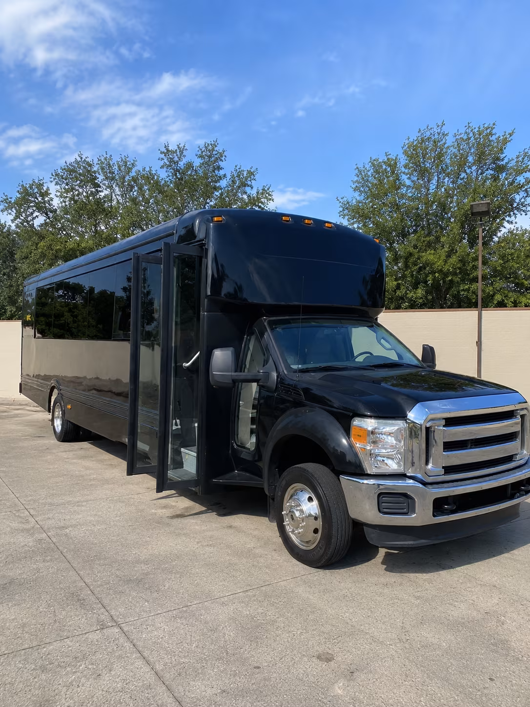 east orange 20 passenger party bus