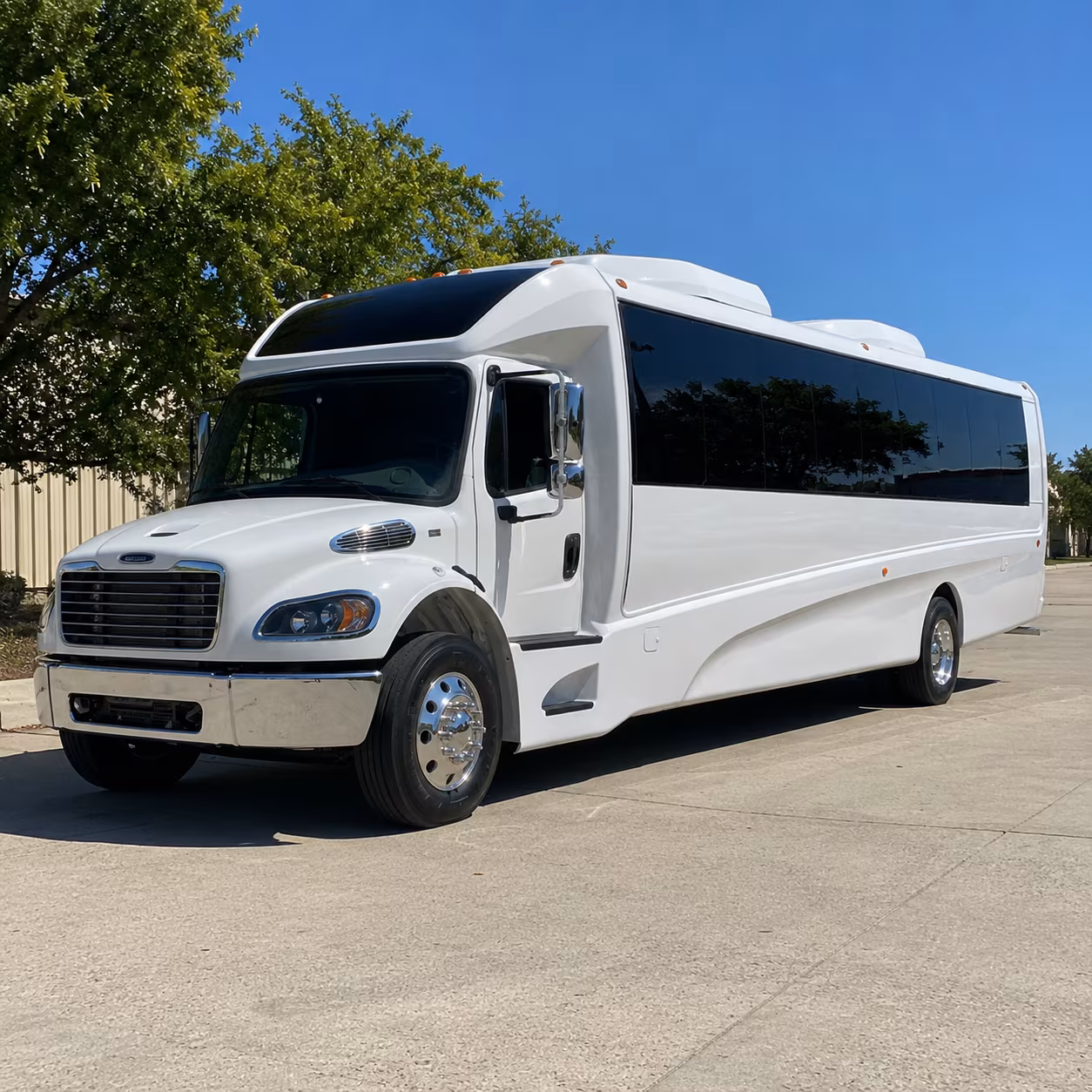 east orange 28 passenger minibus